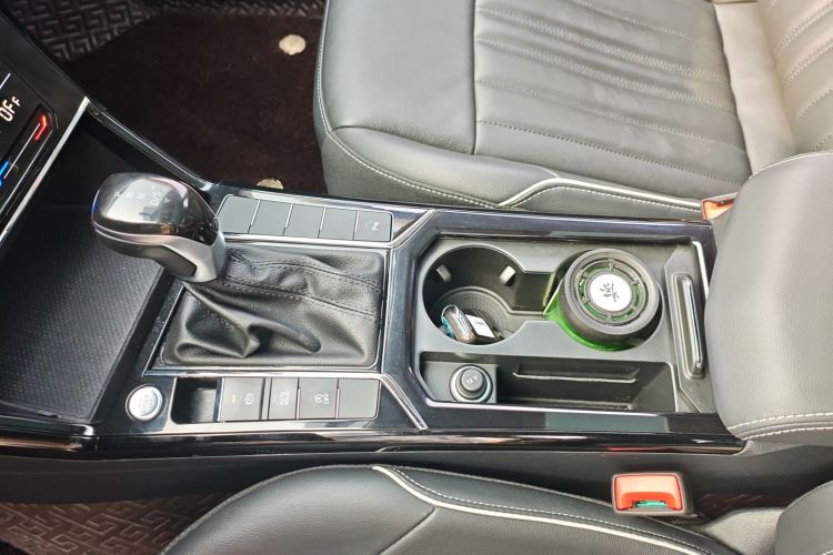 大众 帕萨特 2022款 330TSI 星空精英版中控内饰7001