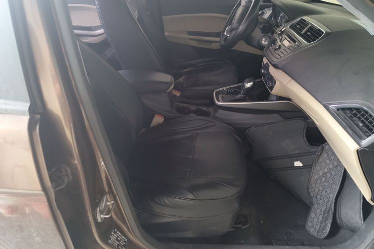 福特 福睿斯 2017款 改款 1.5L 自动舒适型局部细节41