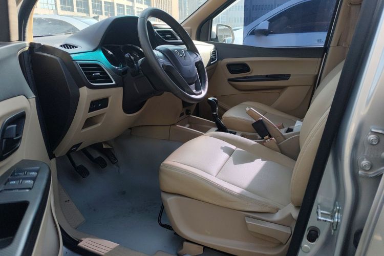 五菱汽车 五菱宏光 2015款 1.5L S1标准国V中控内饰7006