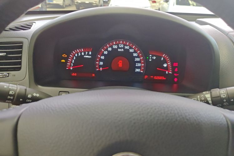 起亚 霸锐 2015款 3.8L 豪华版 国IV中控内饰15