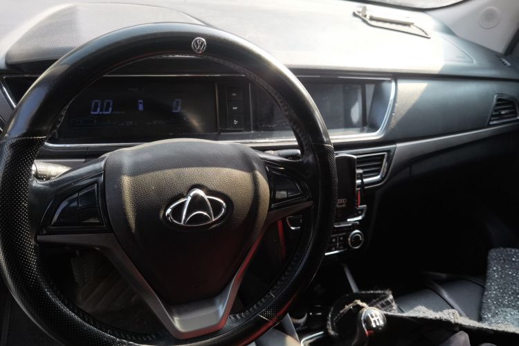 长安凯程 长安欧尚A600 2016款 1.5L 手动豪华型7座中控内饰7002