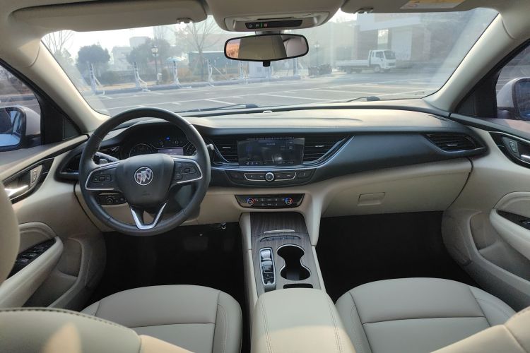 别克 君威 2020款 552T 精英型中控内饰7004