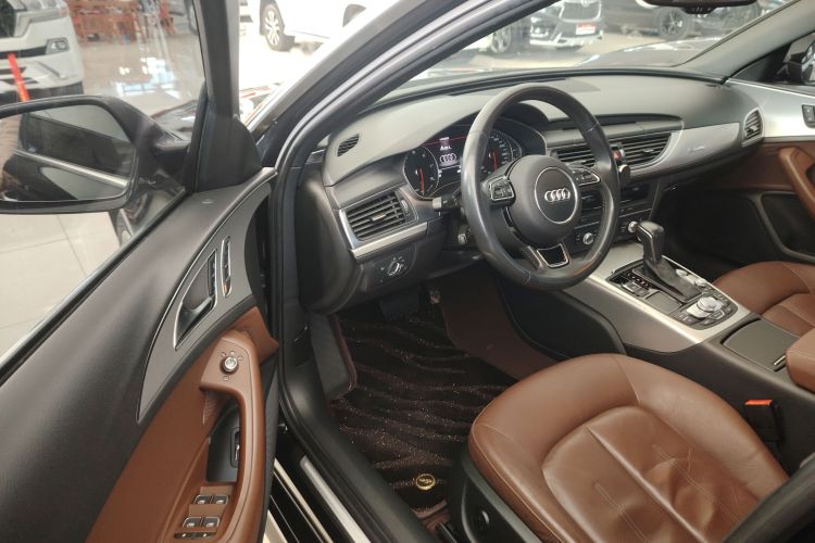 奥迪A6L 2018款 30周年年型 45 TFSI quattro 运动型中控内饰7002