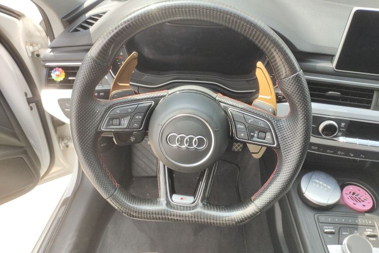 奥迪A4L 2019款 40 TFSI 时尚型 国VI局部细节9001