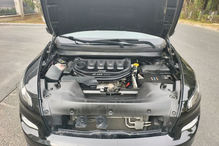 Jeep 自由光 2017款 2.0L 优越版局部细节24