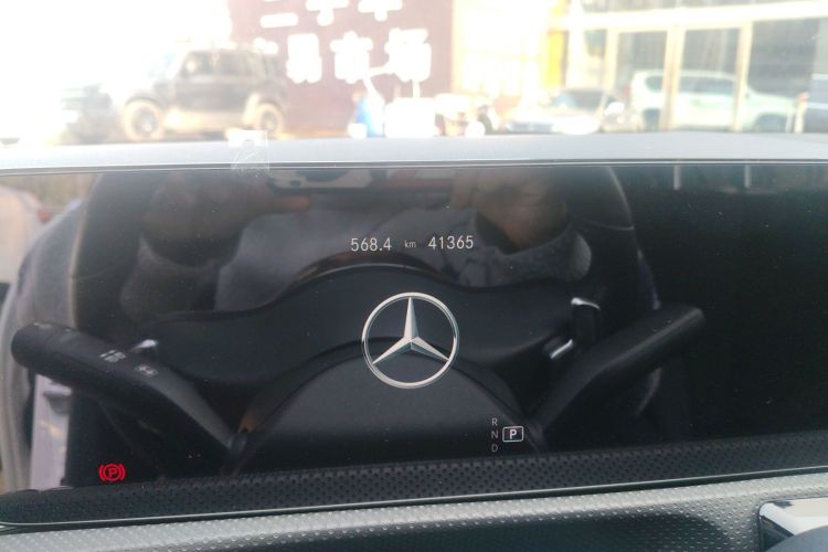 奔驰A级 2022款 A 200 L 运动轿车时尚型中控内饰15