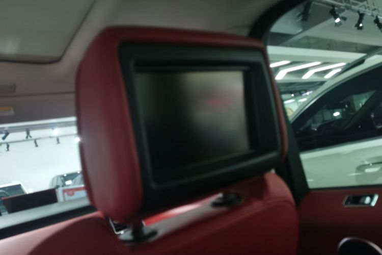 路虎 揽胜运动版 2022款 3.0 L6 耀黑版中控内饰7005