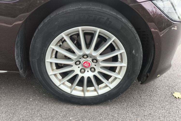 捷豹XFL 2017款 XFL 2.0T 200PS 风华版车身外观6004