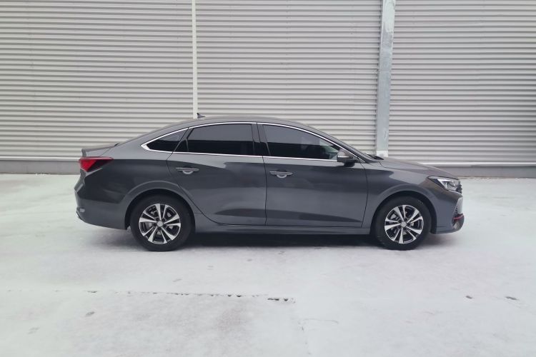 长安 逸动 2024款 PLUS 蓝鲸NE 1.4T GDI DCT高能版车身外观6003