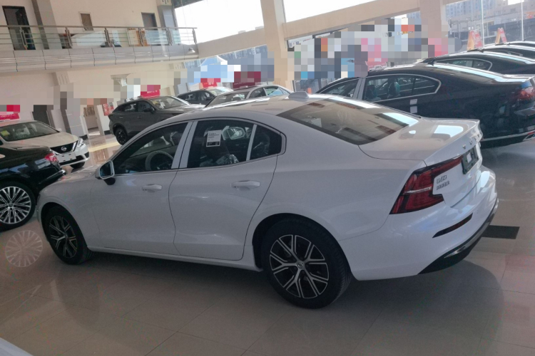 沃尔沃S60 2026款 B4 智逸豪华版车身外观6005