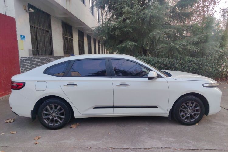 宝骏RC-5 2020款 1.5L 手动智耀豪华型车身外观6003