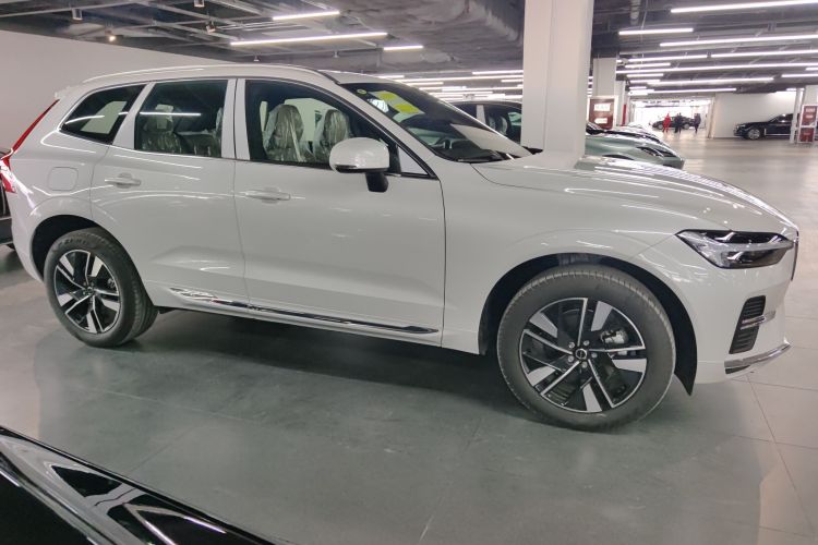 沃尔沃XC60 2025款 B5 四驱智远豪华版车身外观6002