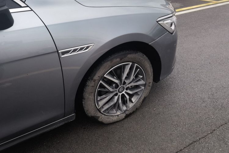 比亚迪 秦PLUS 2021款 DM-i 120KM 尊贵型车身外观6006