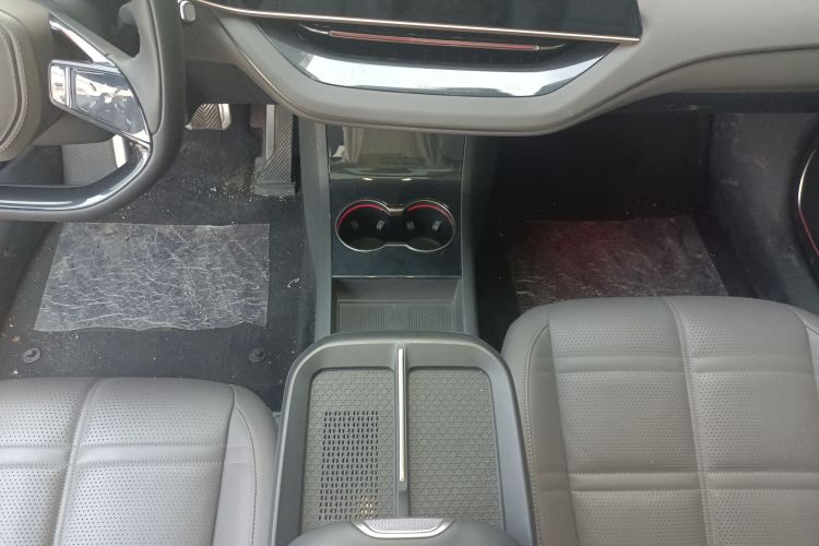 红旗EH7 2024款 760 Pro+ 四驱版局部细节18