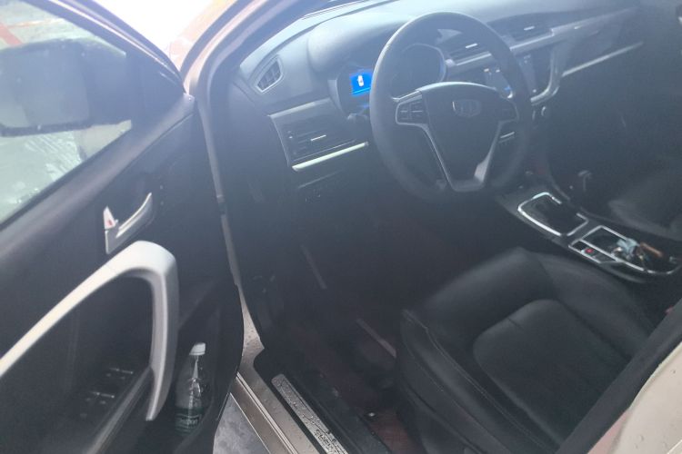 吉利汽车 帝豪 2017款 三厢百万款 1.5L CVT向上版中控内饰7002