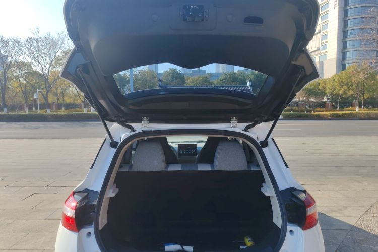 江铃集团新能源 易至EV3 2023款 青春版 320KM 舒适型局部细节23