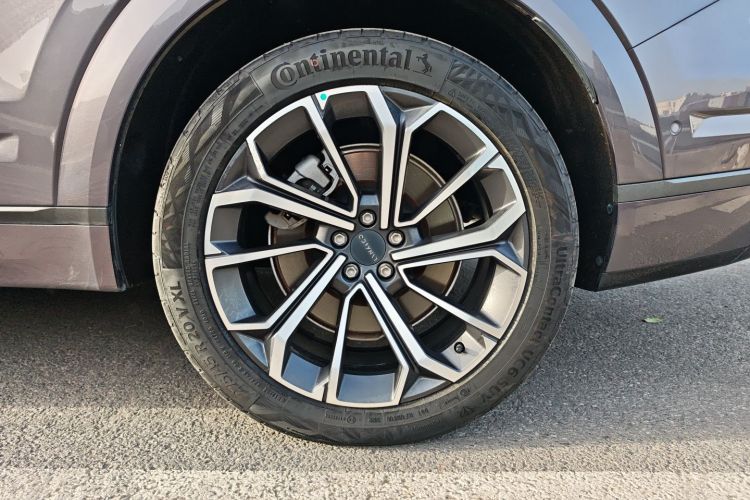 领克09 EM-P 2023款 2.0TD EM-P 远航版PM 六座车身外观6007