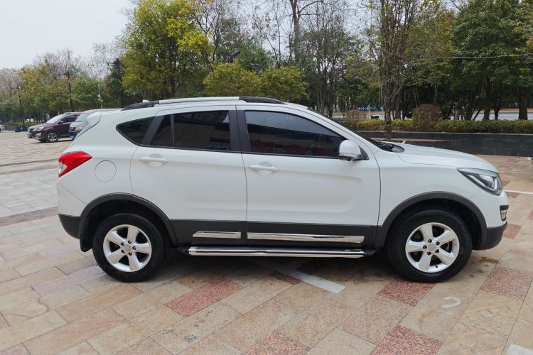 海马S5 2016款 1.5T CVT创享版车身外观6002