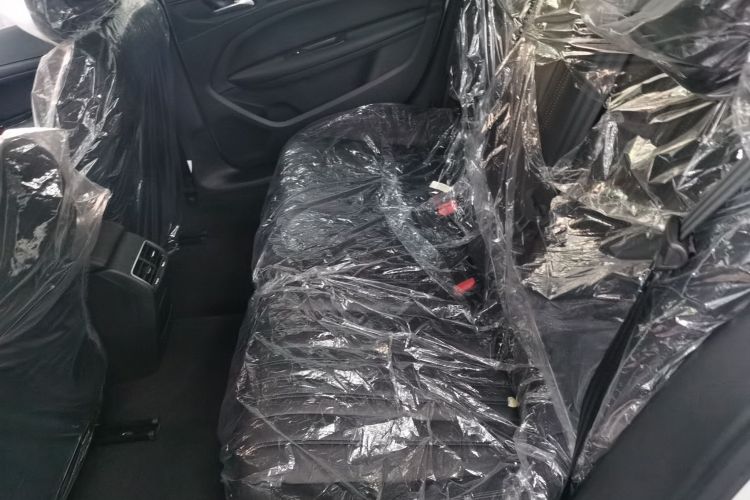 标致408 2019款 230THP 自动豪华版 国V中控内饰7001