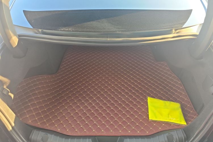 捷豹XFL 2021款 XFL 2.0T P250 两驱尊享豪华版局部细节23