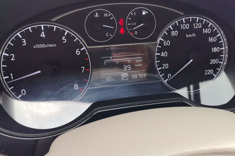 日产 骐达TIIDA 2011款 1.6L CVT智能型中控内饰15