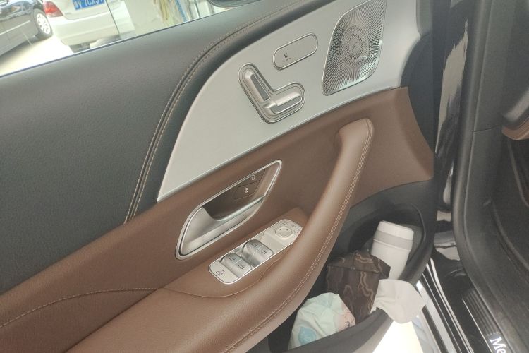 奔驰GLE 2024款 GLE 350 4MATIC 动感型局部细节9004