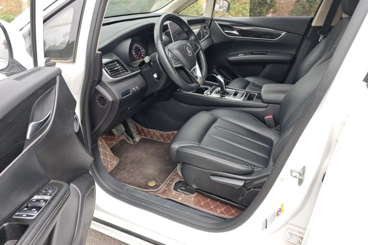 比亚迪 宋MAX 2019款 1.5T 自动智联睿逸天窗型 7座 国VI中控内饰7005