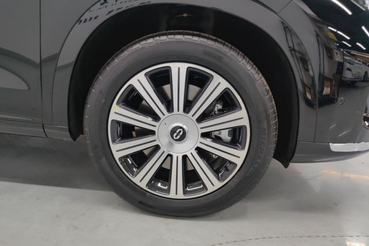 鸿蒙智行 问界M7 2024款 1.5T 智驾后驱Pro版 5座车身外观6003