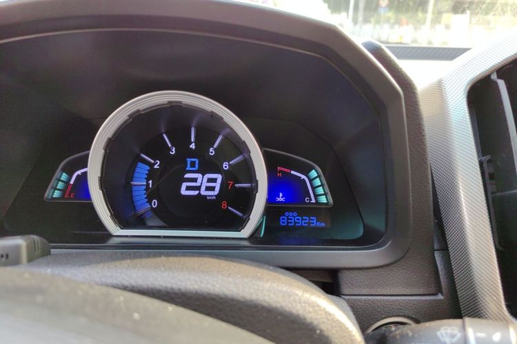 纳智捷 优6 SUV 2015款 1.8T 智尊型中控内饰15