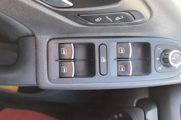 大众 高尔夫 2012款 1.4TSI 自动舒适型中控内饰7004