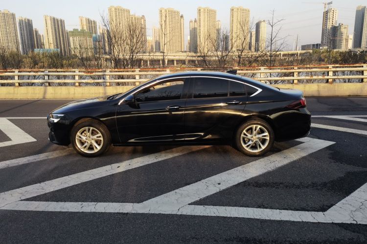 别克 君威 2022款 552T 智享型车身外观6006