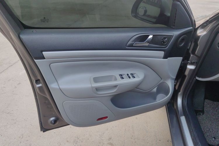 斯柯达 明锐 2014款 1.4TSI DSG逸俊版中控内饰7001