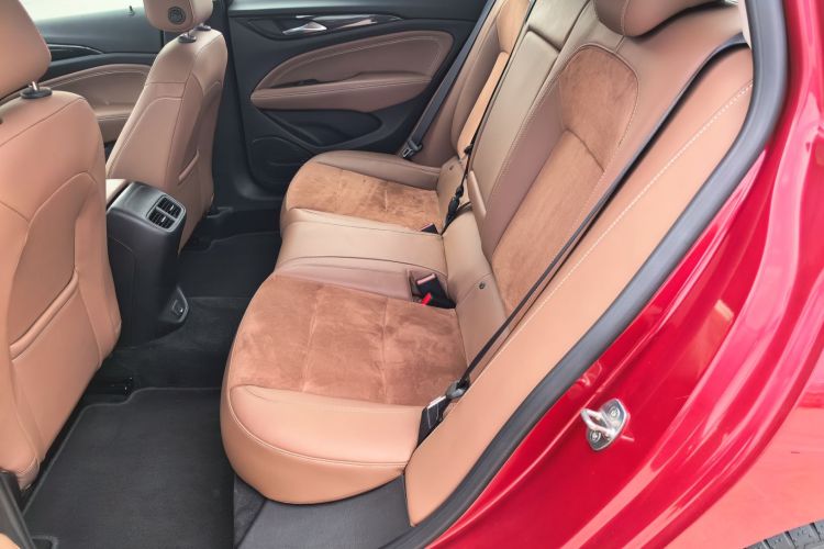 别克 君威 2019款 20T 精英型 国VI中控内饰7001