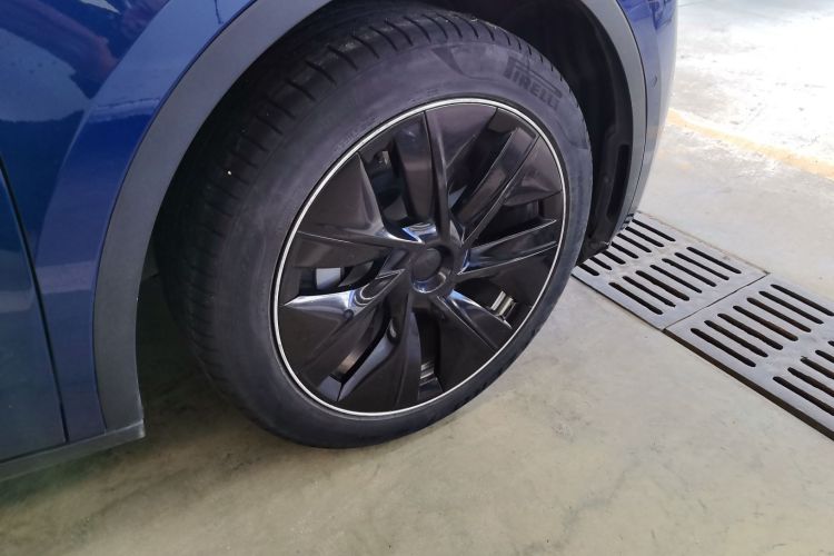 特斯拉 Model Y 2022款 后轮驱动版局部细节9014