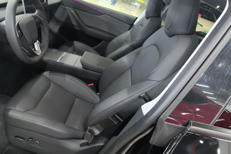 特斯拉 Model Y 2025款 后轮驱动版局部细节19