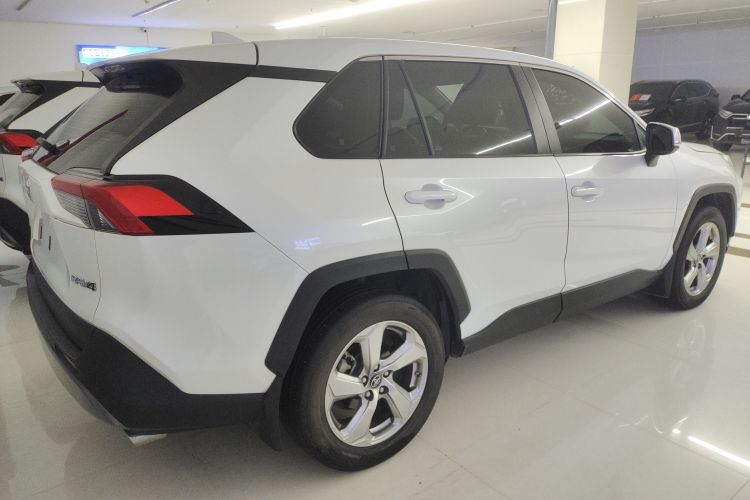丰田 RAV4荣放 2022款 2.0L CVT两驱风尚Plus版车身外观6003