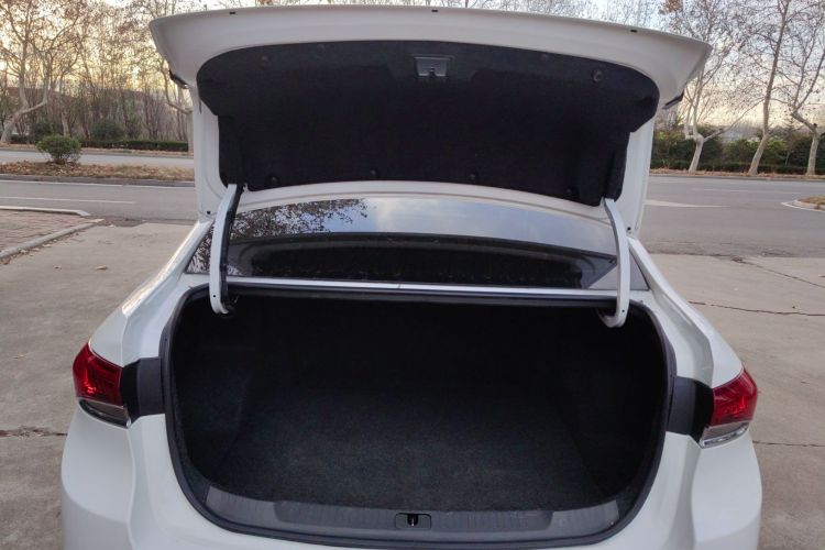 别克 英朗 2021款 改款 1.3T 自动轻混动精英型局部细节23