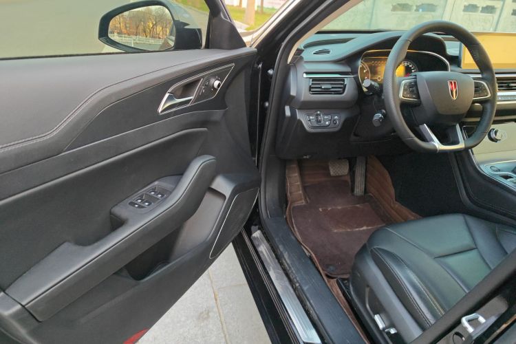 红旗H5 2022款 经典款 改款 1.8T 自动智联旗韵版中控内饰7004