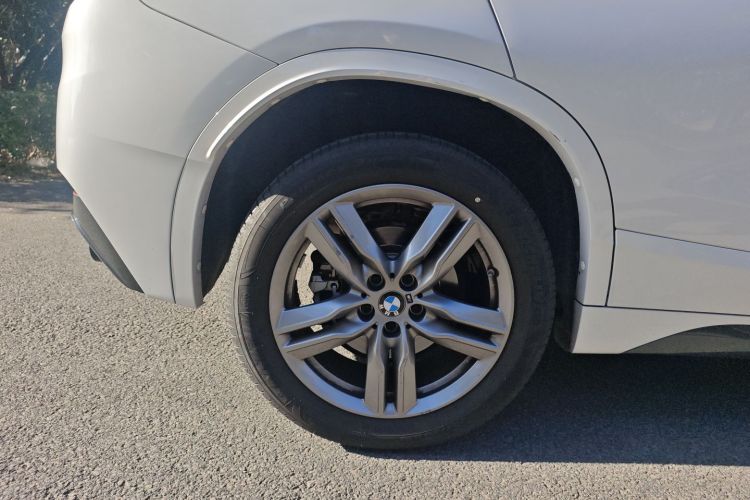 宝马X2 2023款 sDrive25i M运动曜夜版车身外观6008