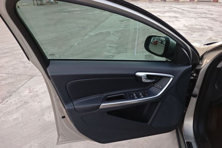 沃尔沃S60 2016款 S60L T4 智远版中控内饰7009