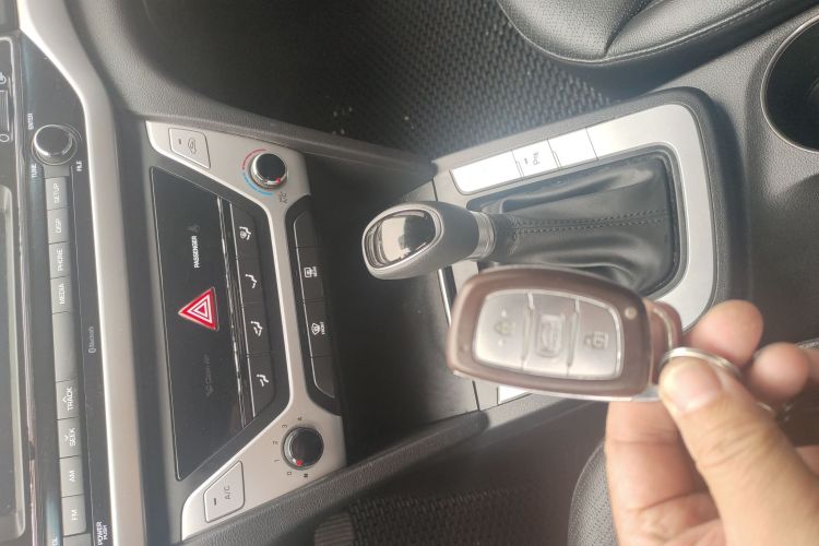 现代 领动 2016款 1.6L 自动智炫·豪华型中控内饰7001