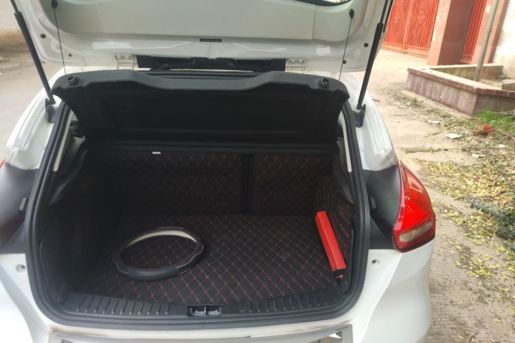 福特 福克斯 2017款 两厢 EcoBoost 180 自动精英型局部细节23