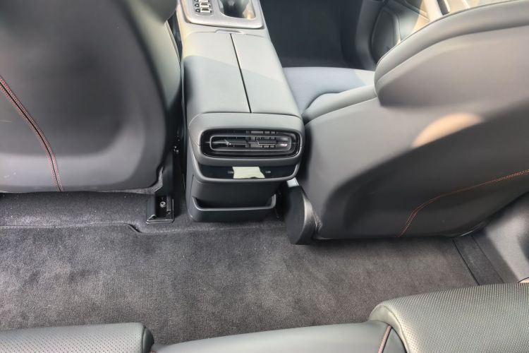 小米汽车 小米SU7 2024款 后驱超长续航高阶智驾Pro版中控内饰7004