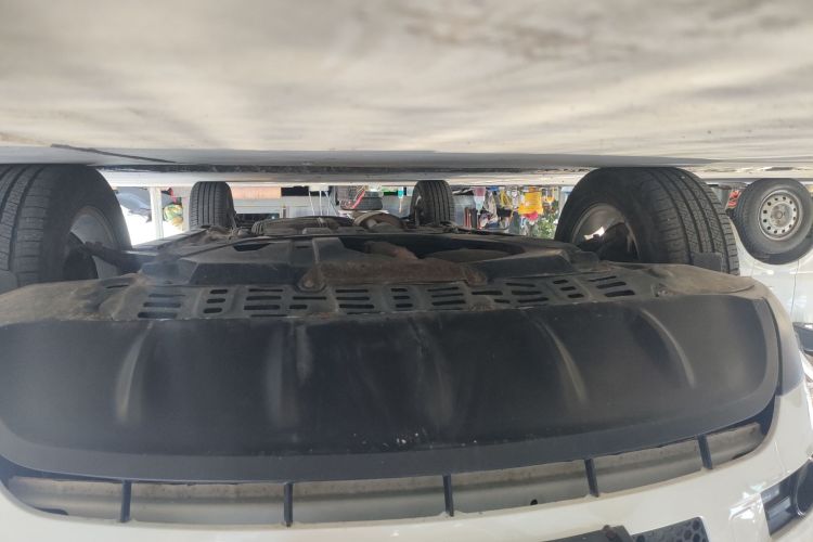 比亚迪S6 2014款 2.0L 手动豪华型 5座局部细节9013