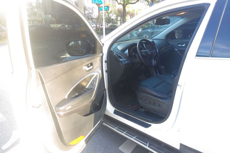 现代 胜达 2013款 2.4L 自动四驱智能型中控内饰7002