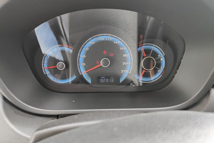 一汽 骏派D60 2015款 1.5L 手动标准型中控内饰15