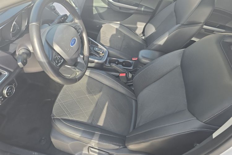 福特 福睿斯 2019款 改款 1.5L 自动悦享型 国VI中控内饰7001