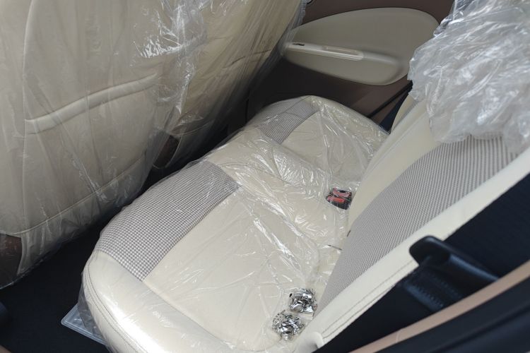 五菱汽车 宏光MINIEV 2025款 四门版 进阶款中控内饰7001