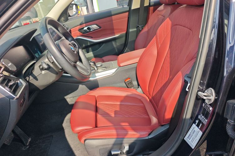 宝马3系 2022款 改款 325i M运动曜夜套装局部细节19