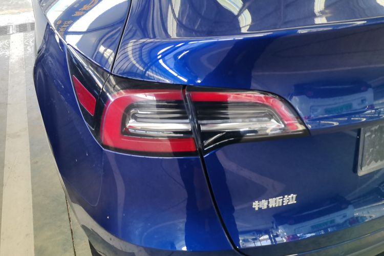 特斯拉 Model Y 2022款 后轮驱动版局部细节9011